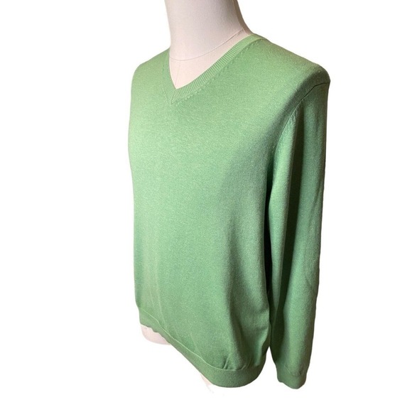 J McLaughlin Green V-Neck Sweater Men’s Size Medium Cotton St. Patrick’s Day - Picture 2 of 8